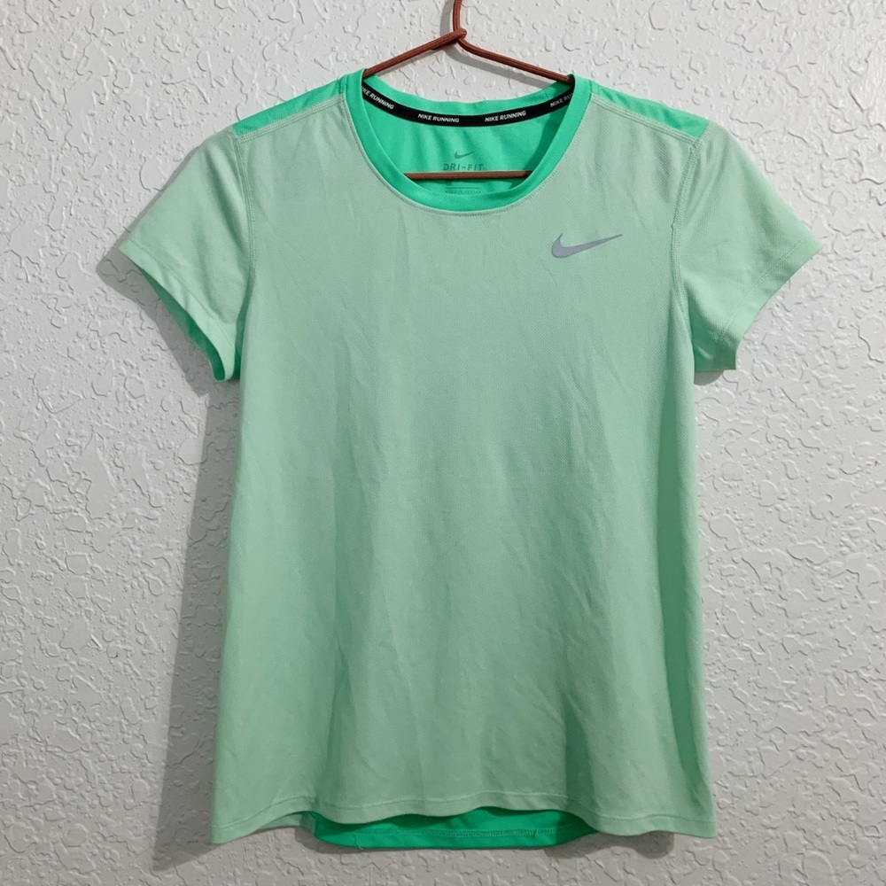 nike running top